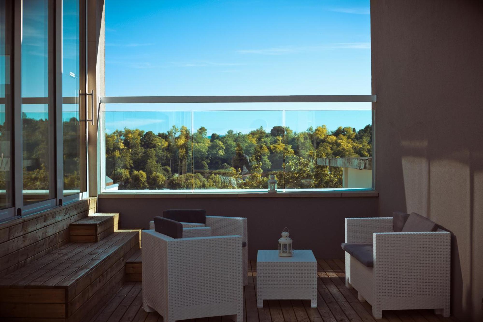 Embassy Hotel & Spa 卡托利卡 外观 照片