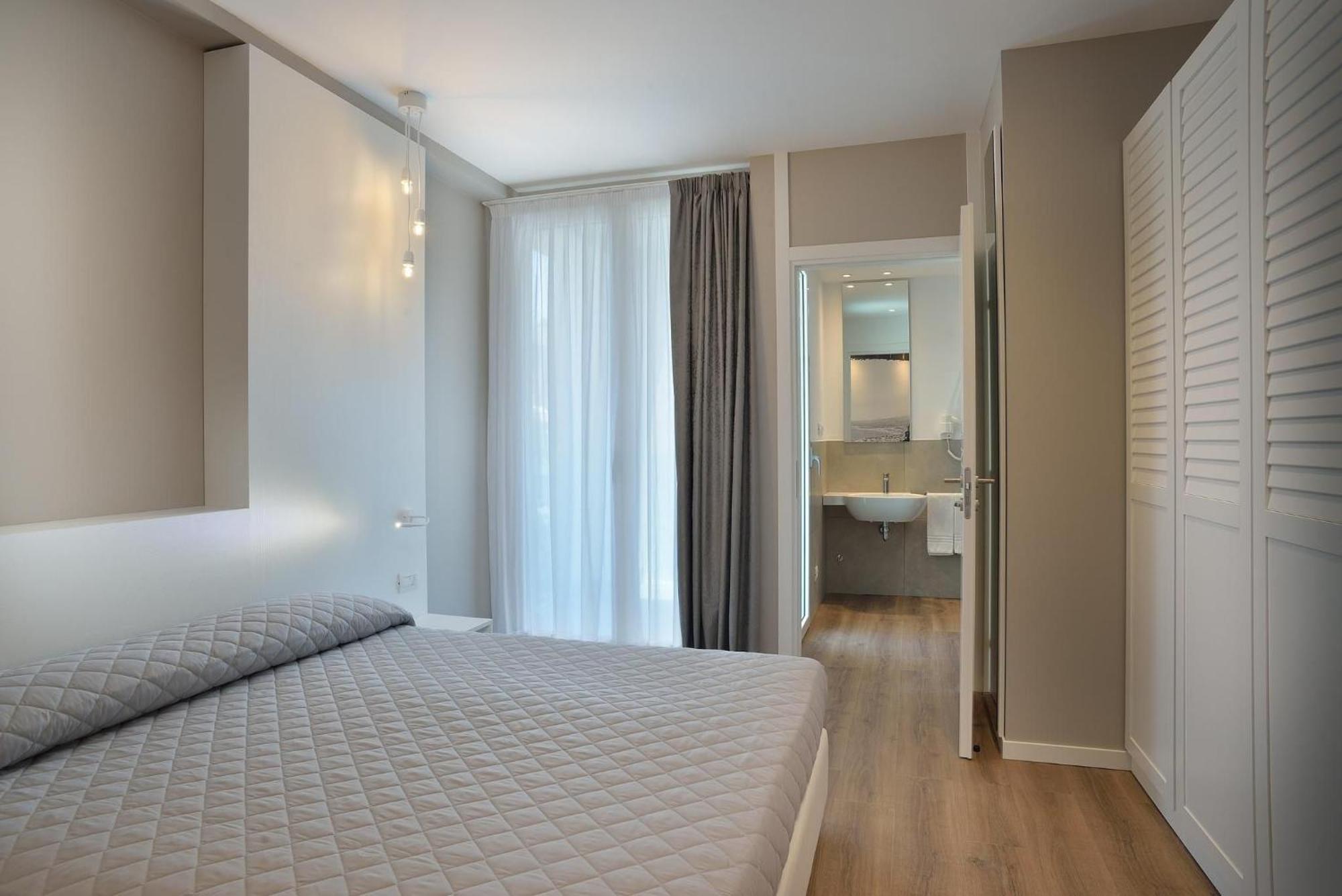 Embassy Hotel & Spa 卡托利卡 外观 照片