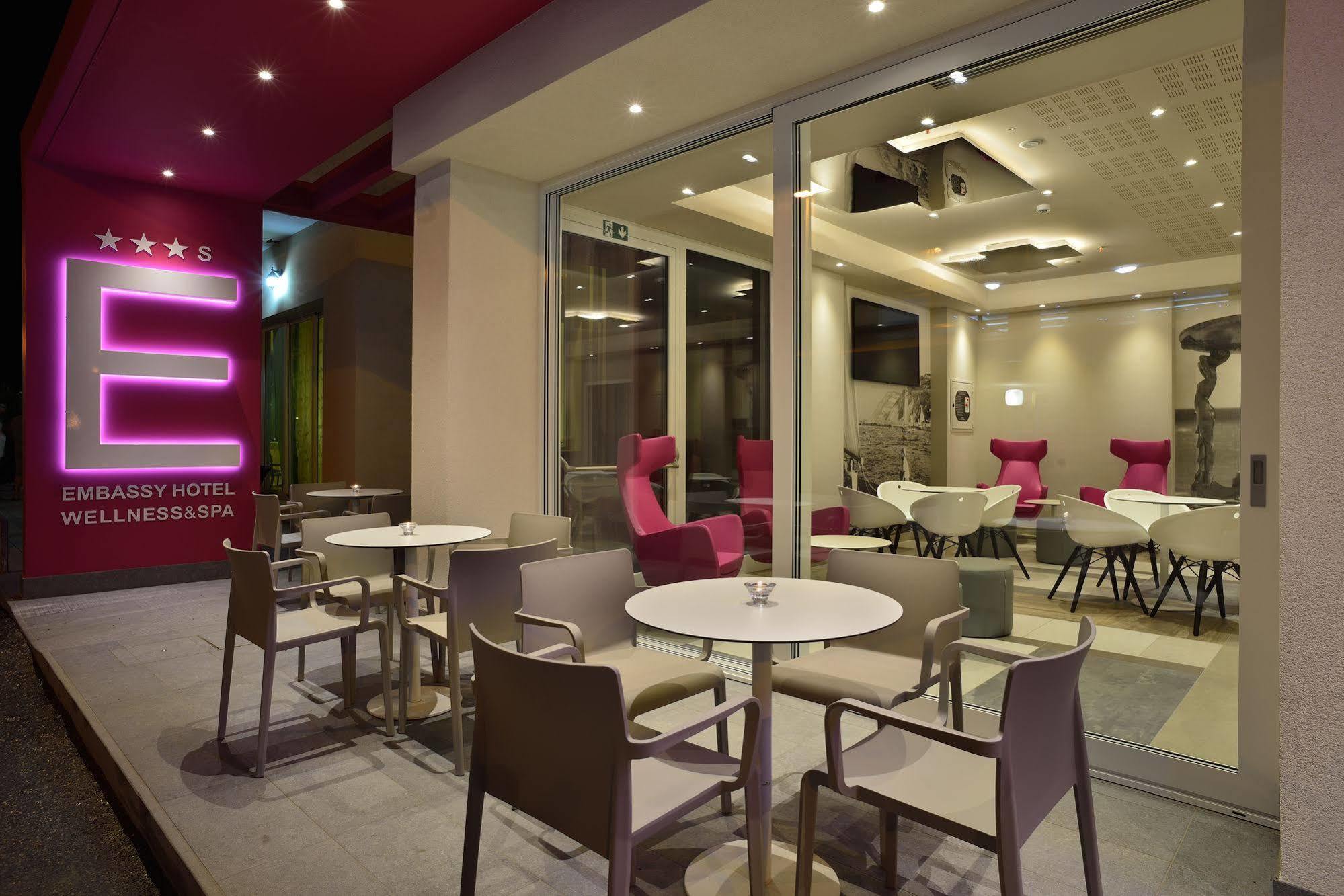 Embassy Hotel & Spa 卡托利卡 外观 照片
