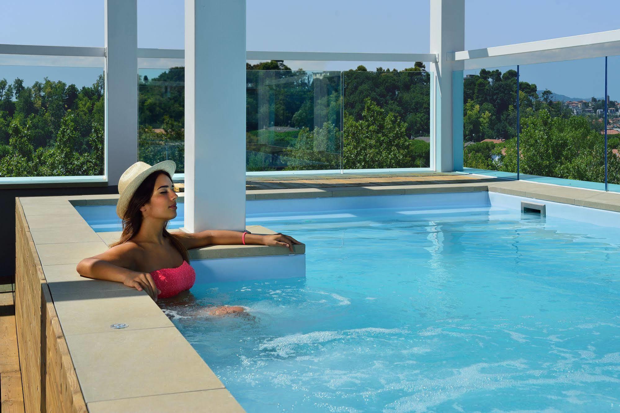 Embassy Hotel & Spa 卡托利卡 外观 照片