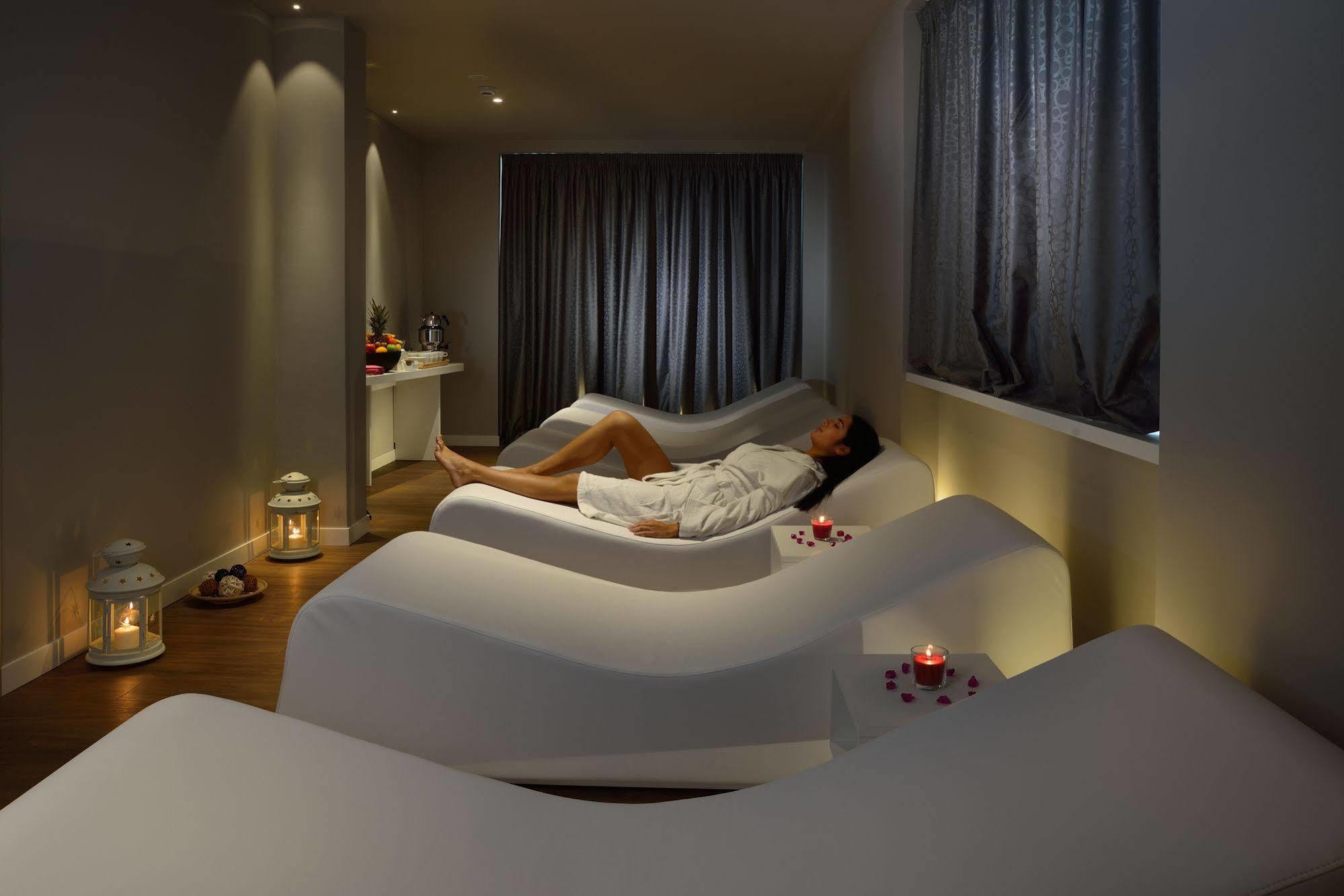 Embassy Hotel & Spa 卡托利卡 外观 照片